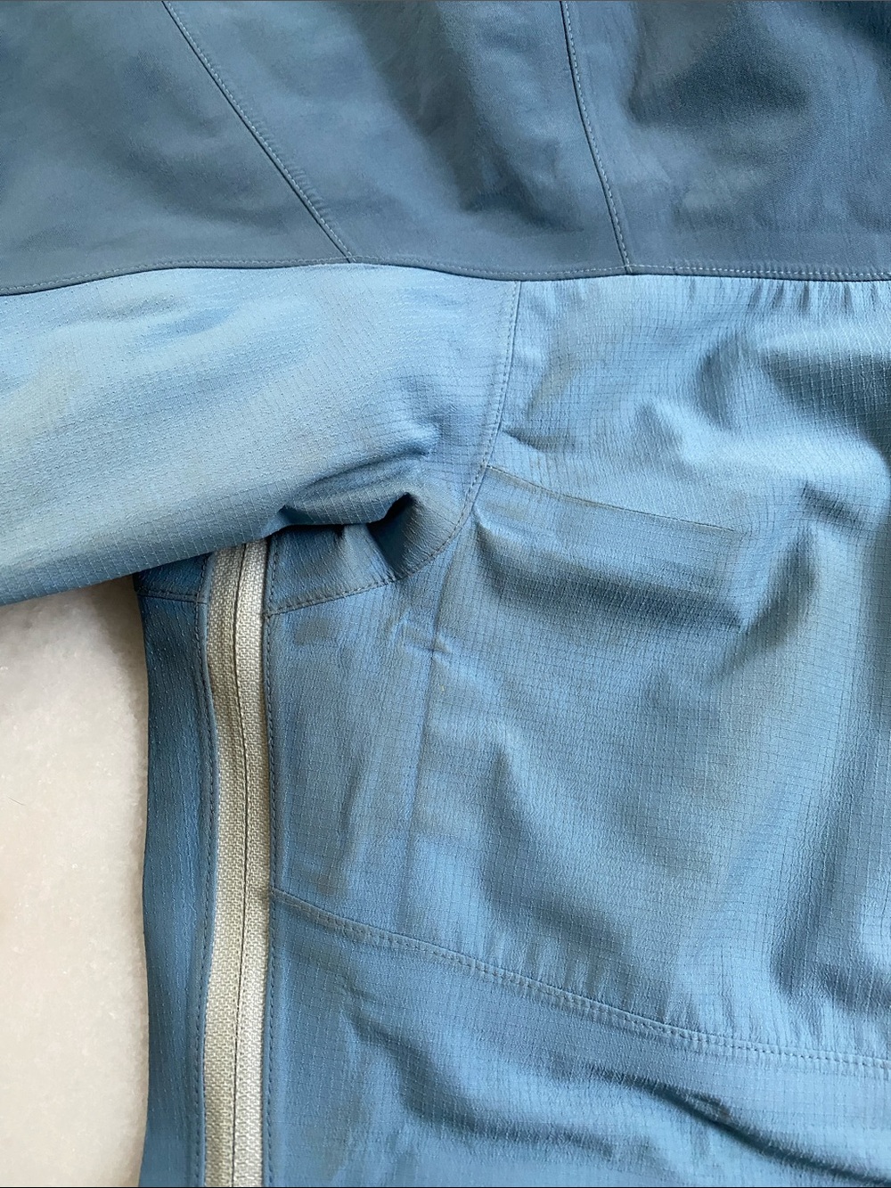 Arc’teryx Shell Jacket - Picture 12 of 12